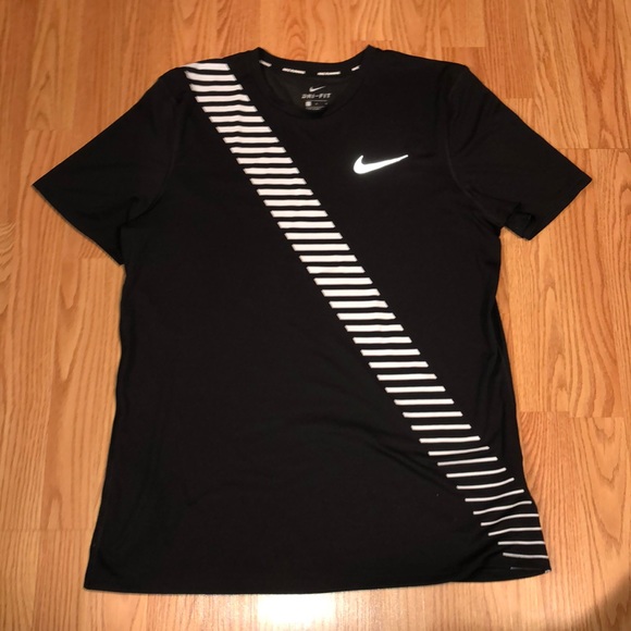 Nike Other - Nike running Shirt 🏃🏻‍♂️💨